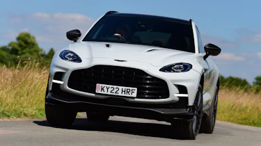 Aston Martin DBX707 - front action