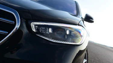 Audi A8 vs Mercedes S Class - Mercedes headlight