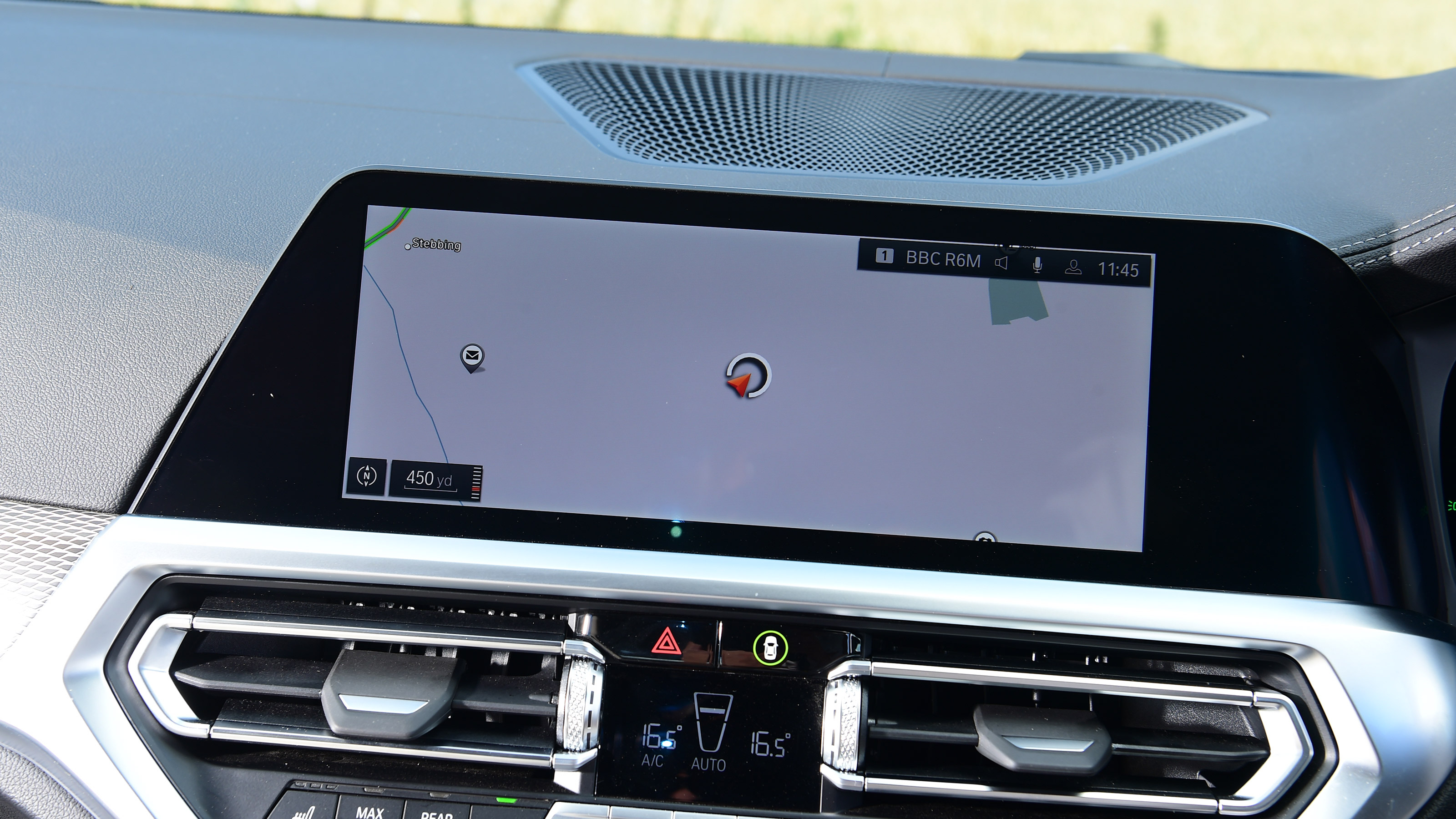 BMW M440d xDrive Convertible - sat-nav