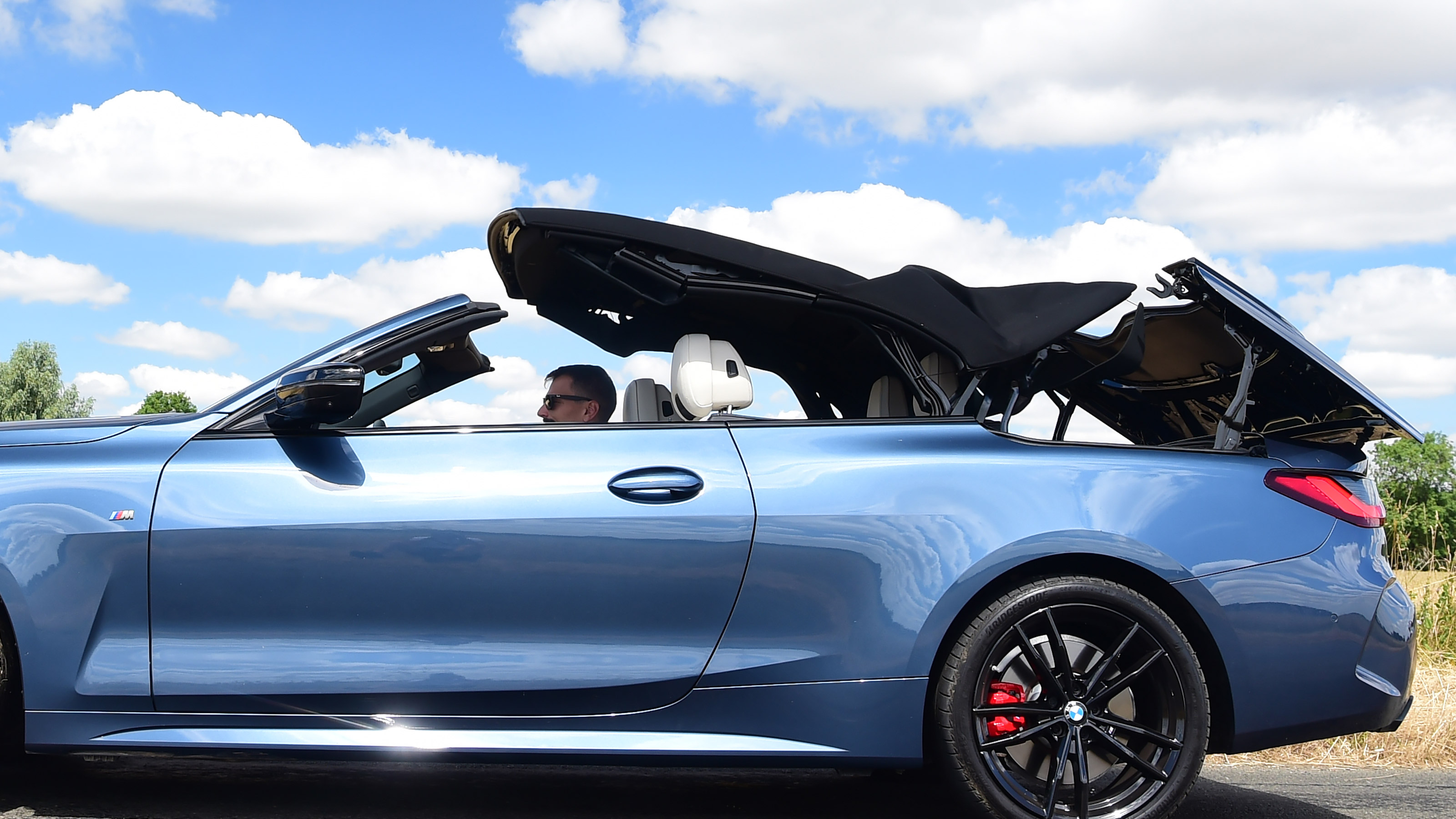 BMW M440d xDrive Convertible - roof
