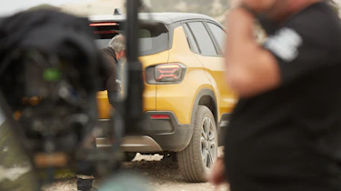 "Baby Jeep" spyshot - taillight