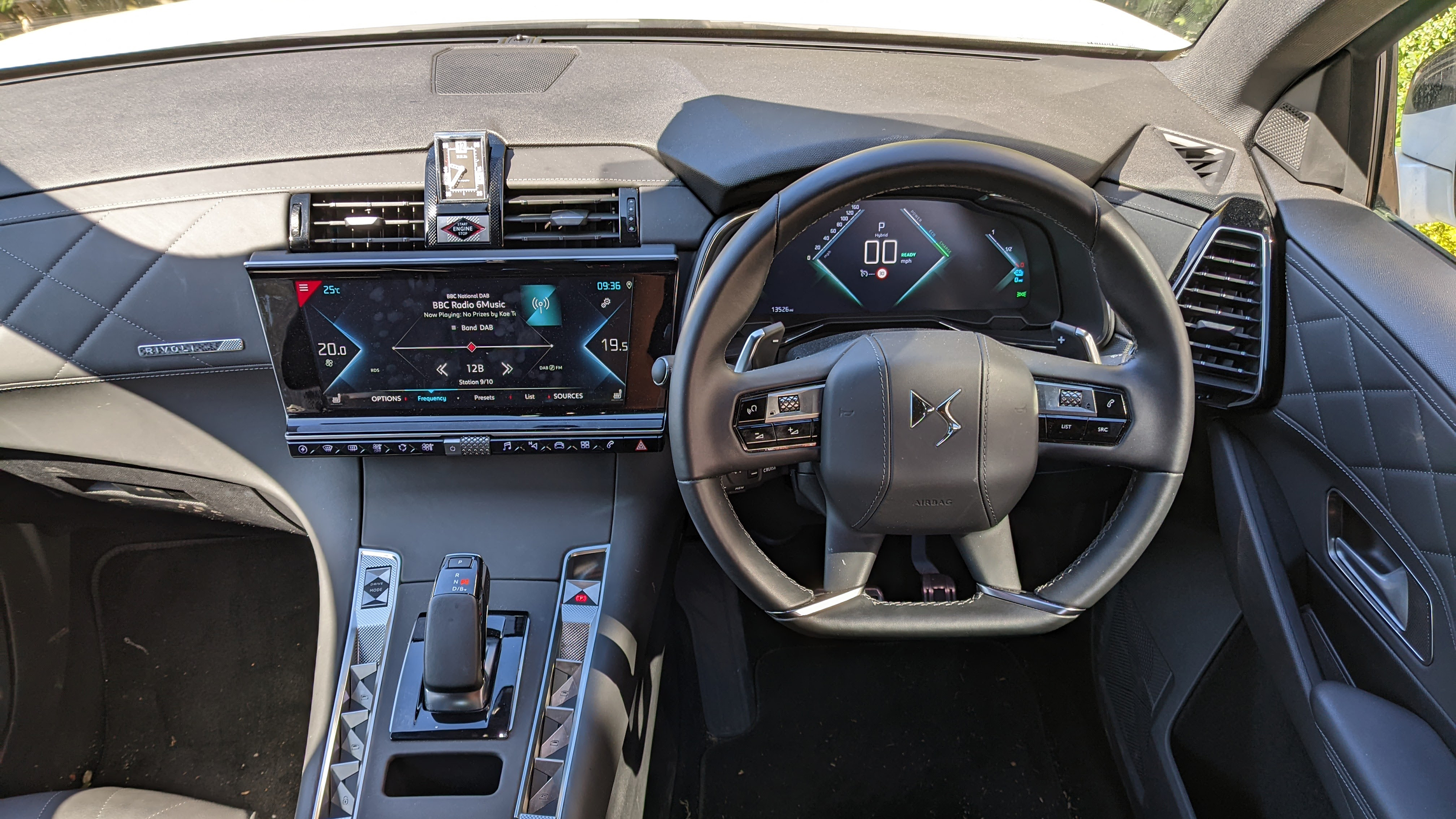 DS 7 E-Tense - interior