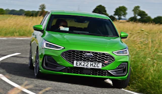 Ford Focus ST - front cornering