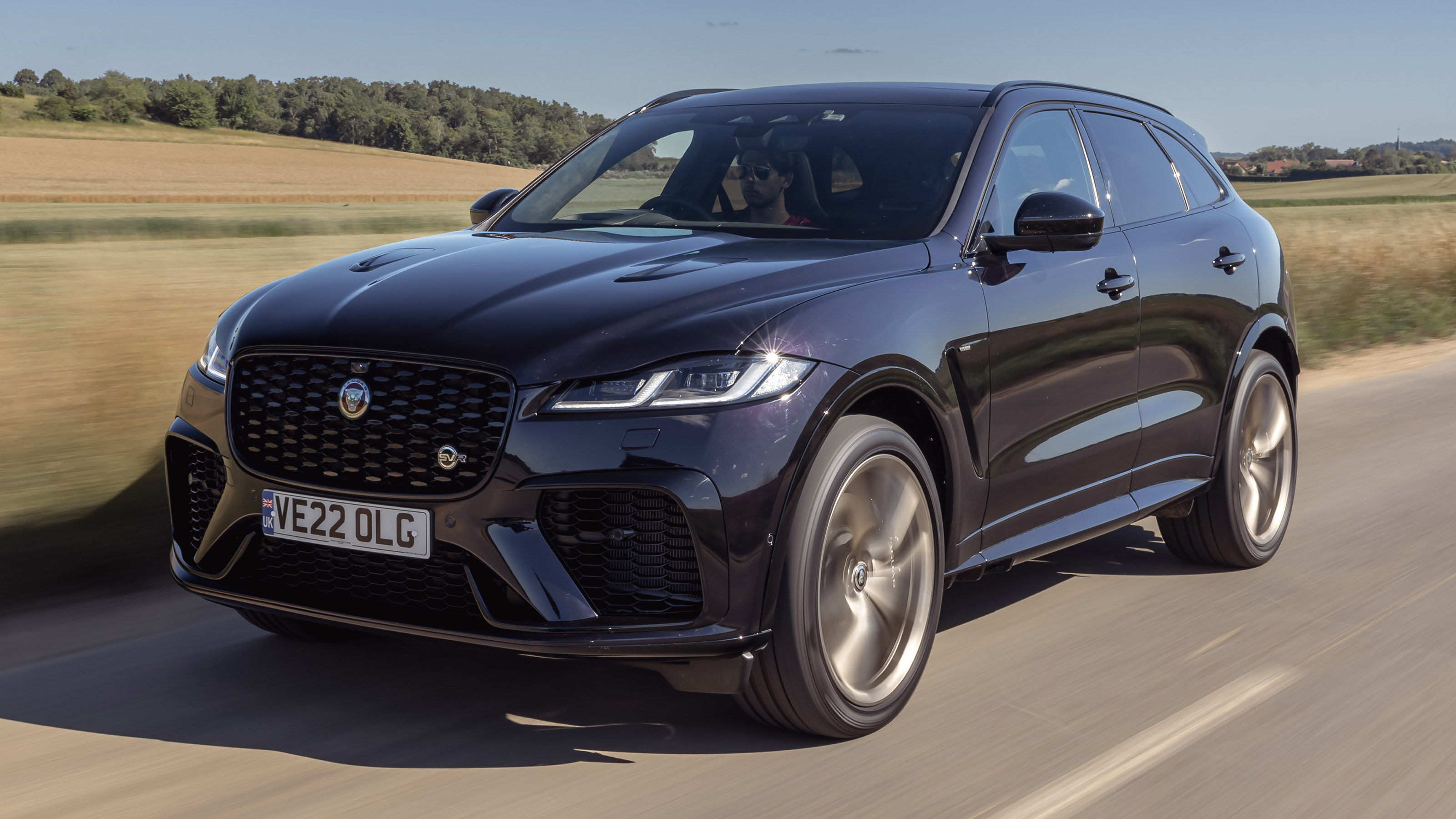 Jaguar F-Pace SVR Edition 1988 - front action
