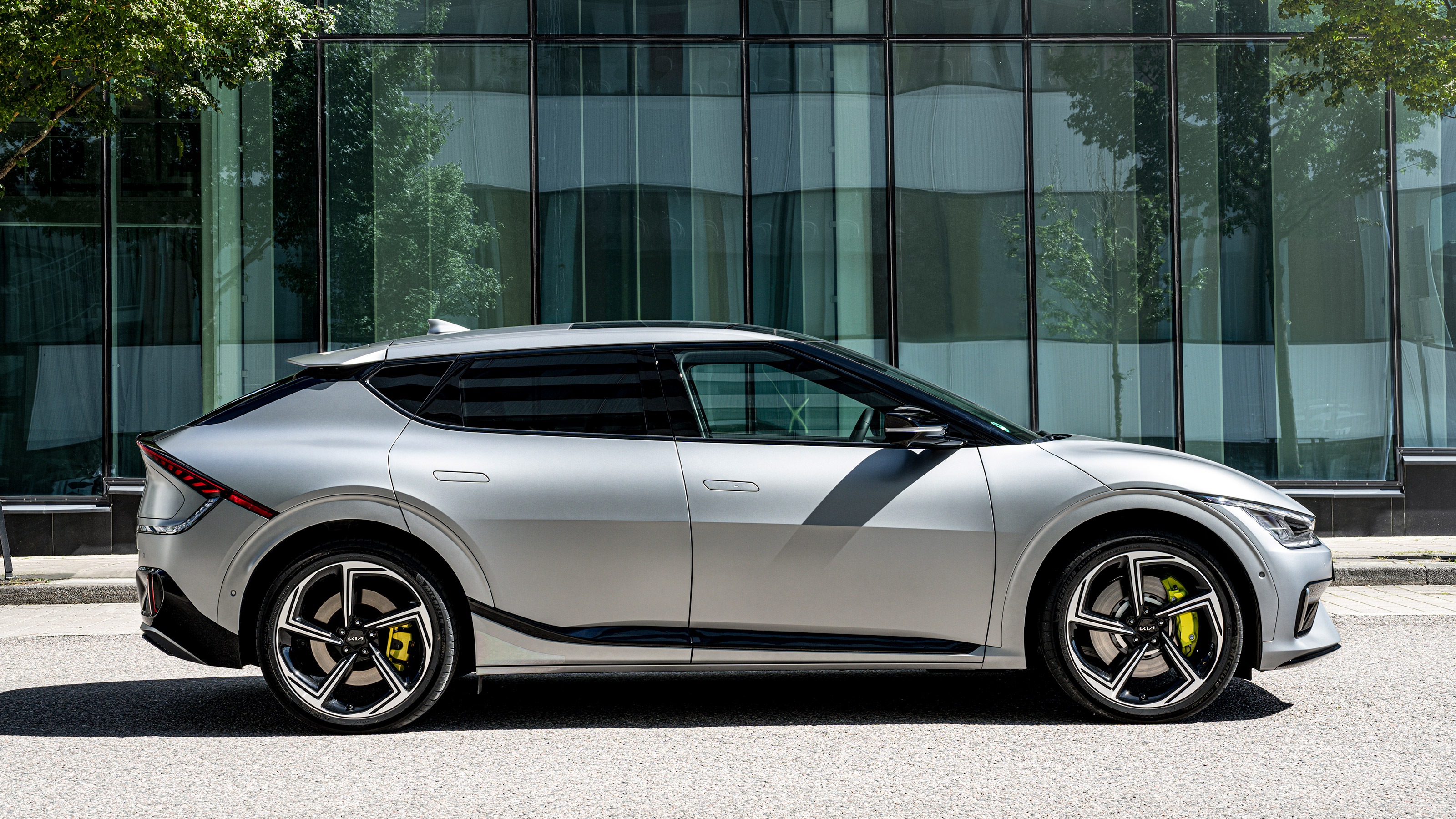 Kia EV6 GT - side