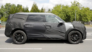 Kia EV9 spy shots side
