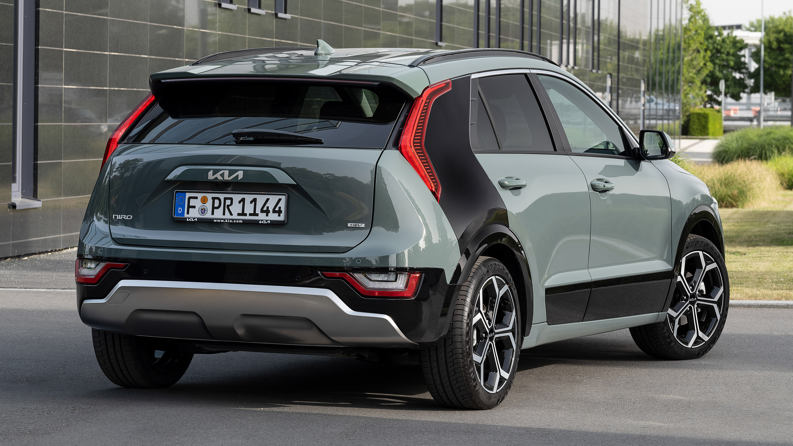 Kia Niro Hybrid - rear static