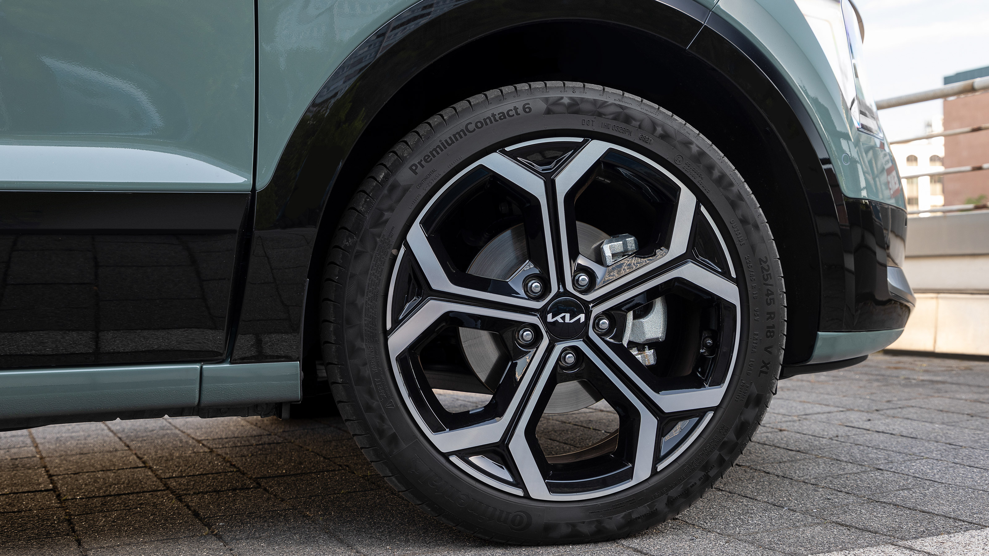 Kia Niro Hybrid - wheel