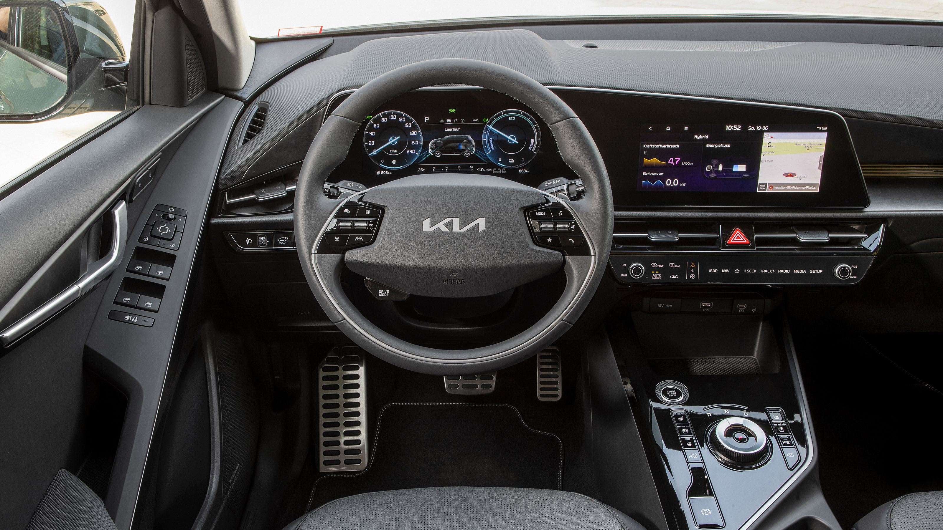 Kia Niro Hybrid - dash