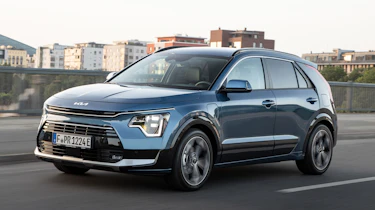 Kia Niro PHEV - front tracking