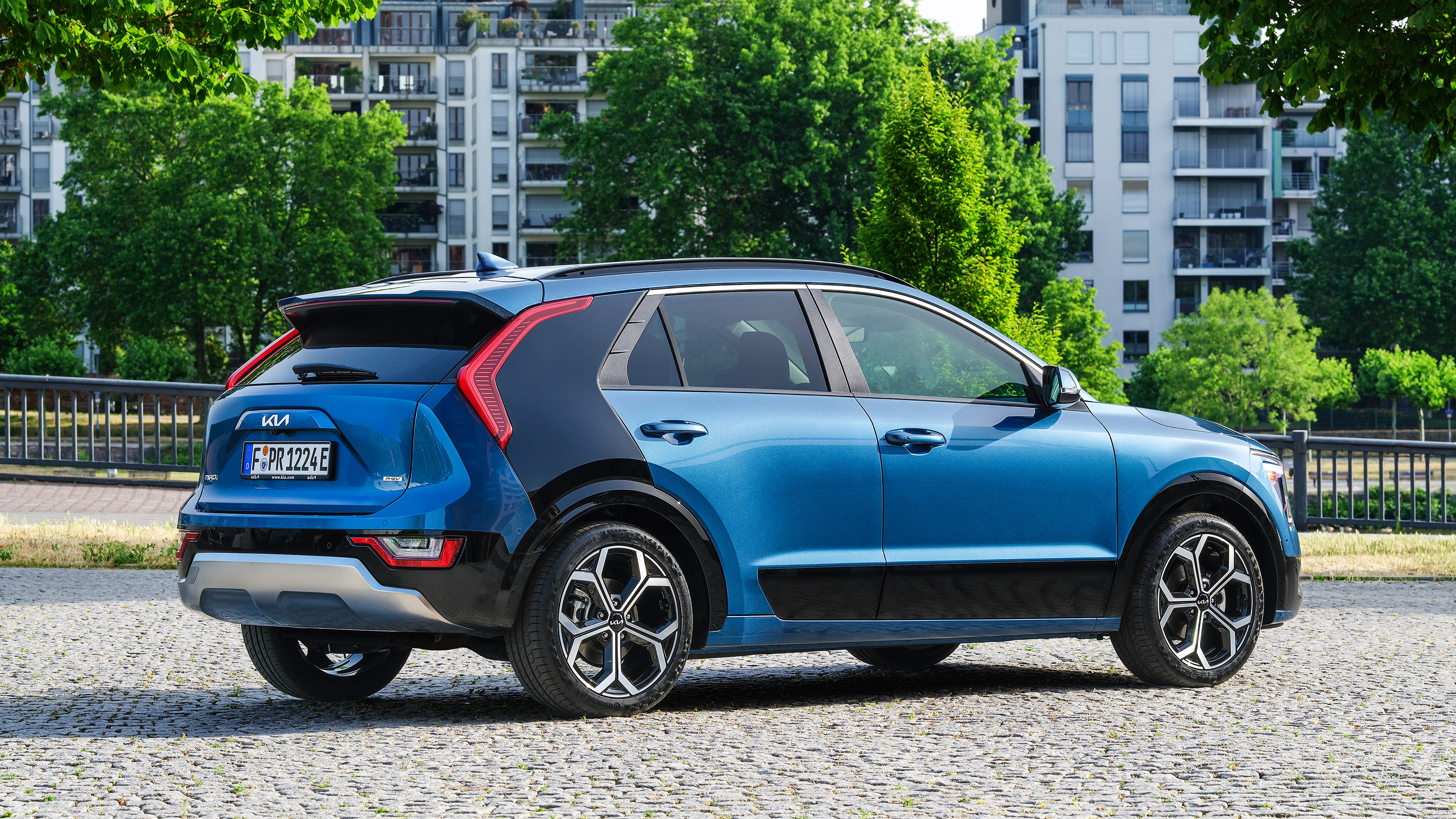 Kia Niro PHEV - rear static