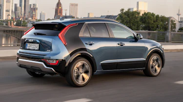 Kia Niro PHEV - rear tracking