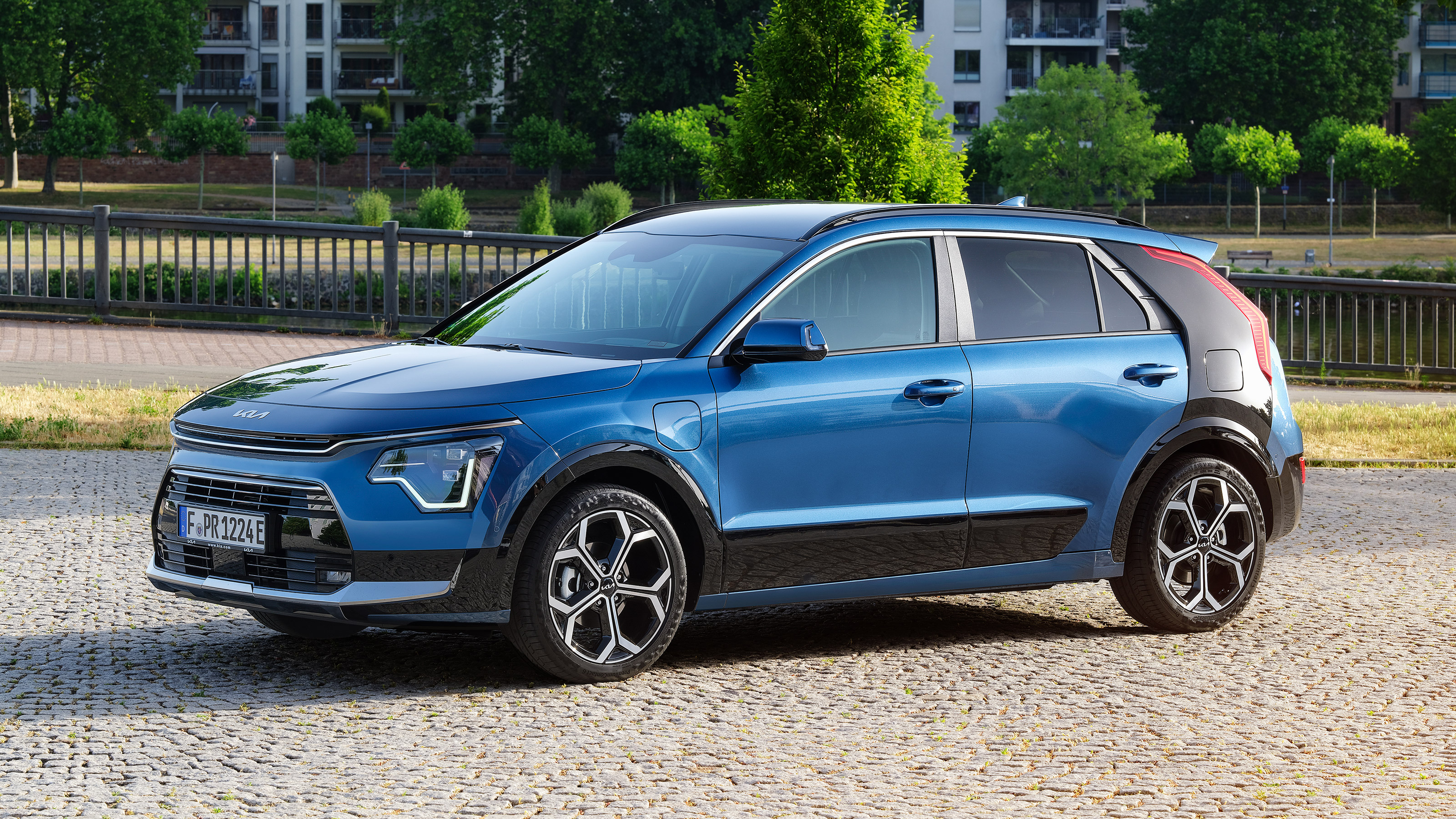 Kia Niro PHEV - front static