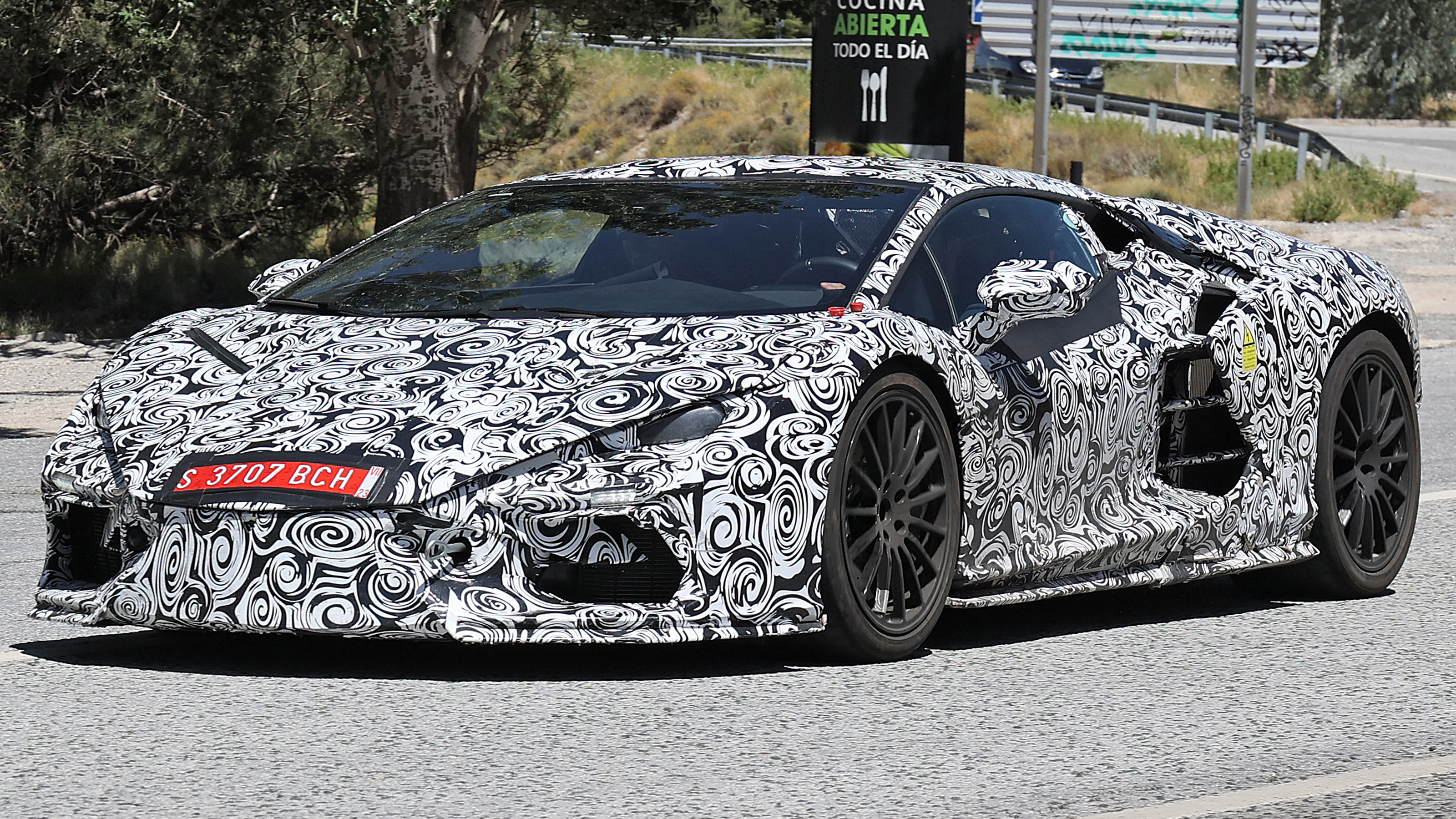 Lamborghini Aventador successor (July '22 spyshots) - front n/s