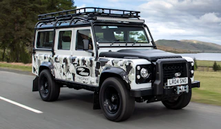 Land Rover Defender Trophy II - front tracking