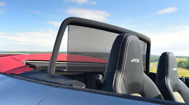 Porsche 911 Cabriolet - wind deflector