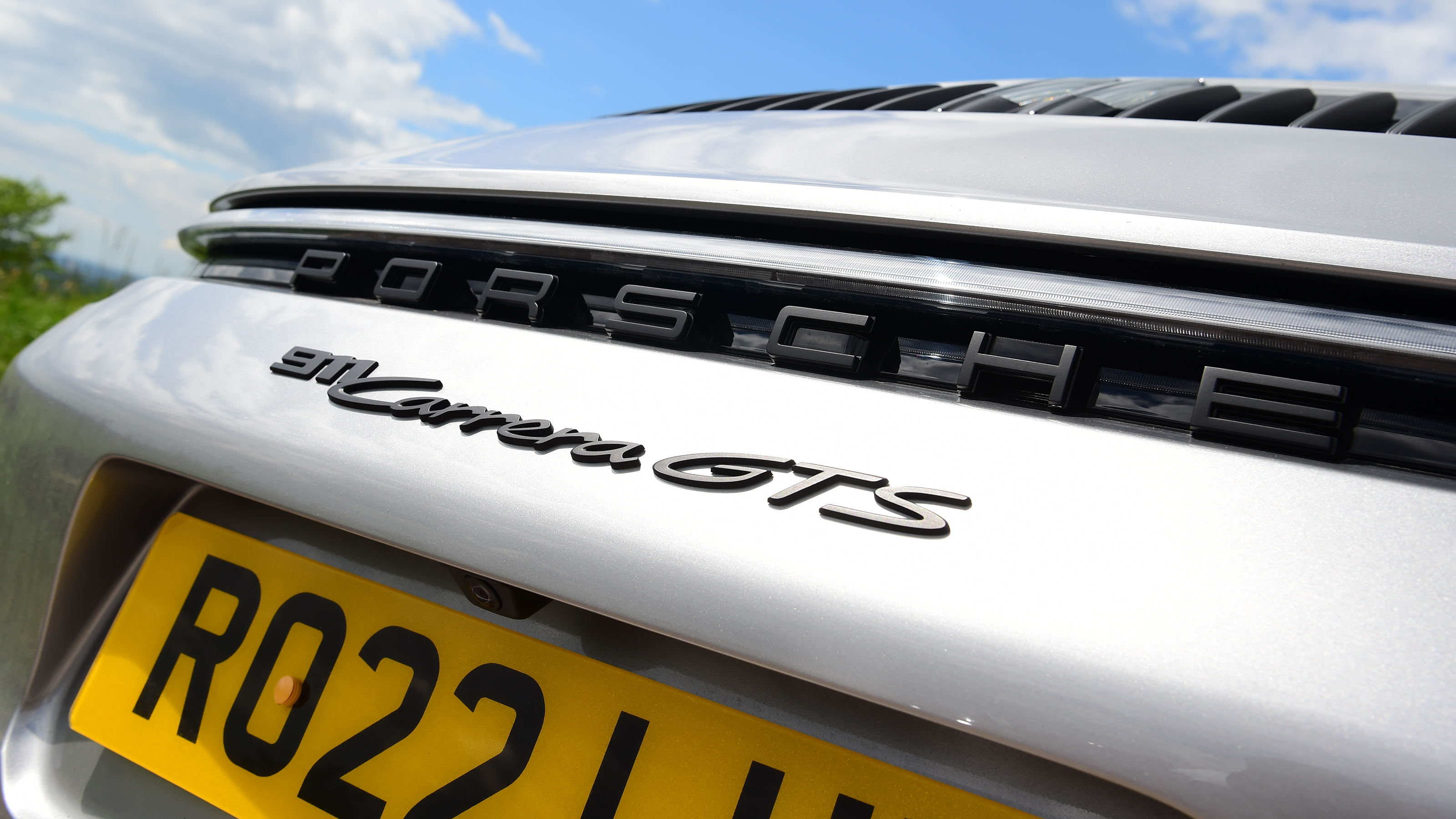Porsche 911 Cabriolet - rear badging
