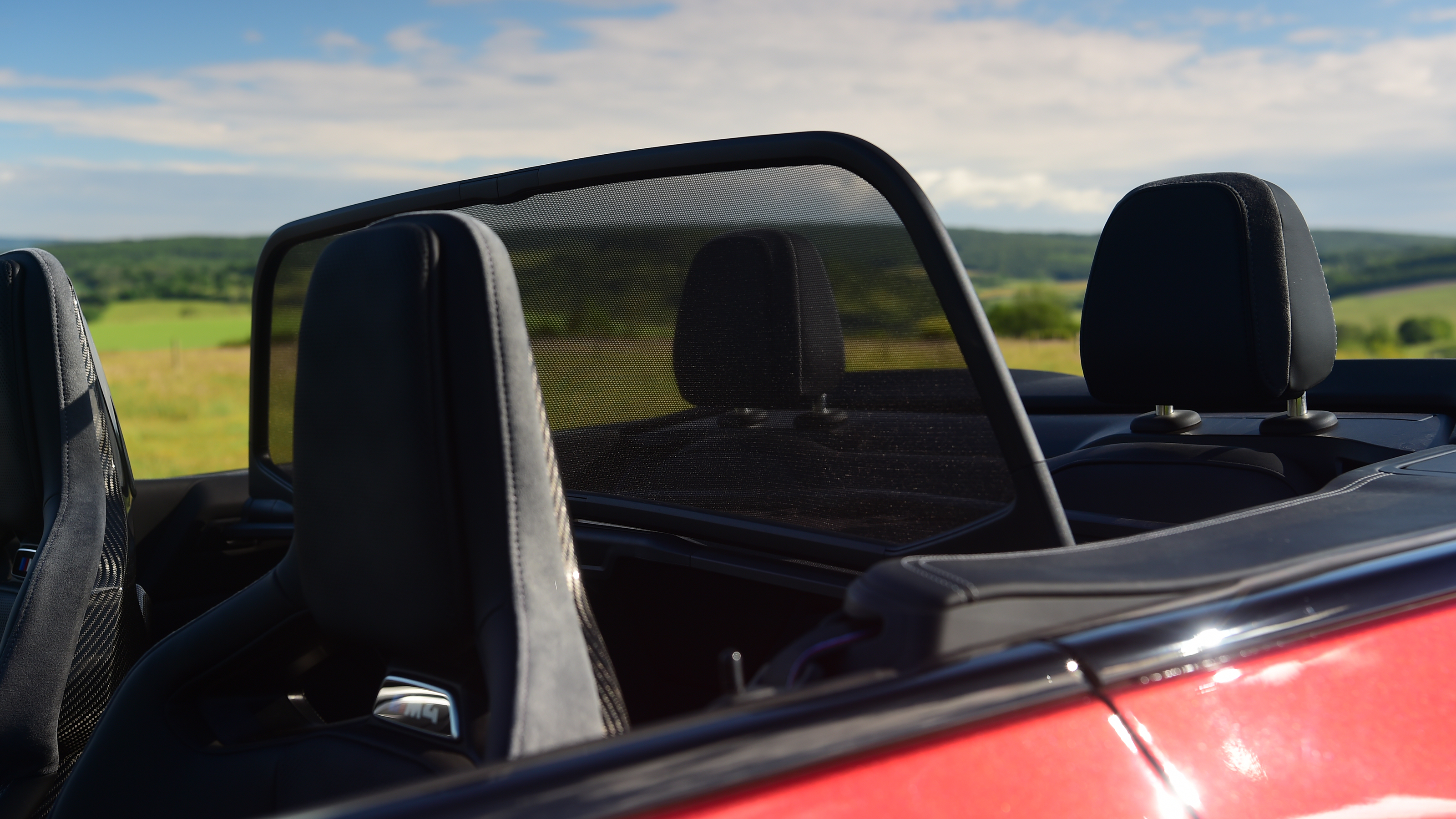 BMW M4 Convertible - wind deflector