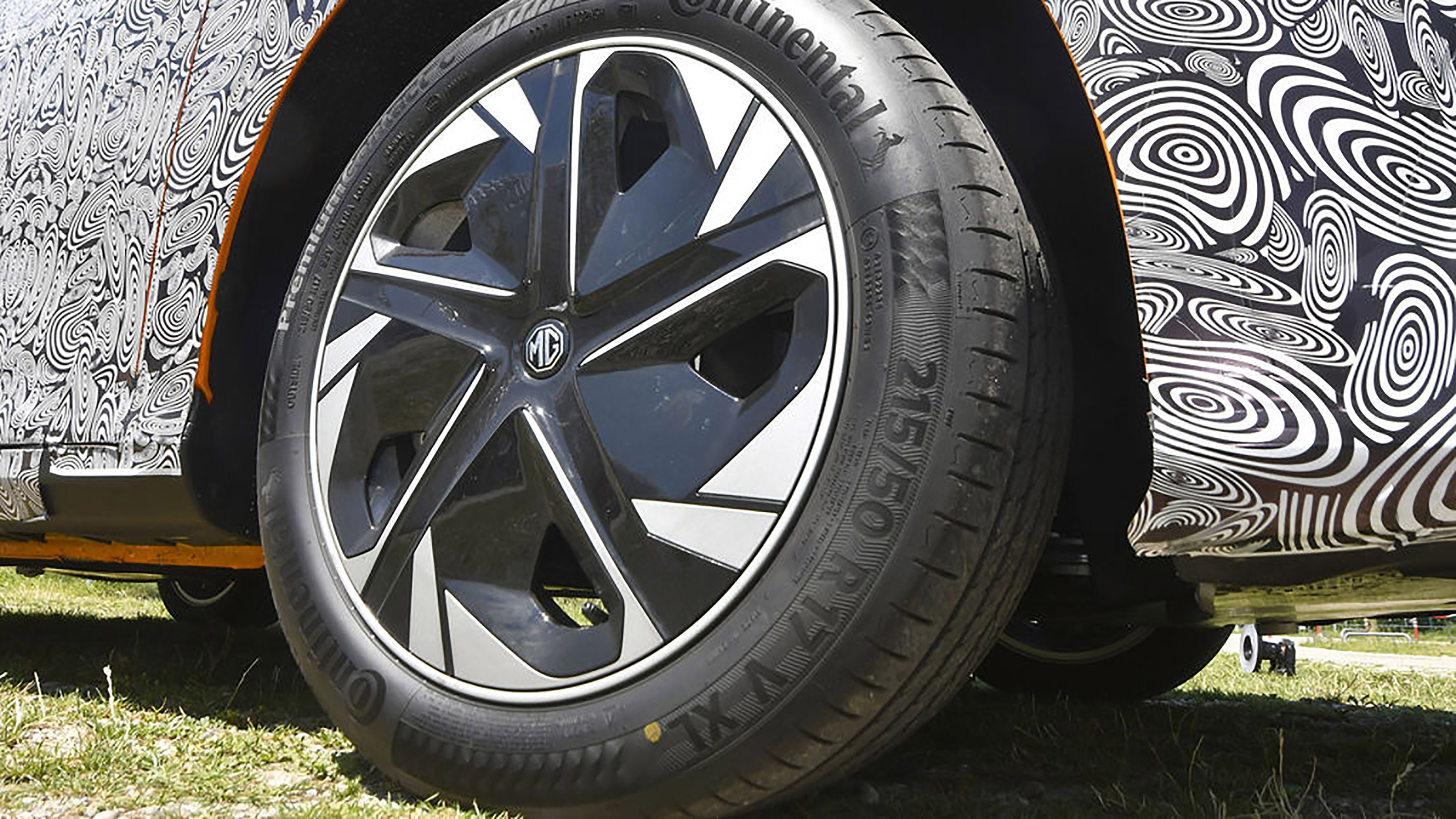 MG 4 prototype - wheel