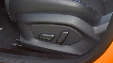 MG 4 prototype - seat controls
