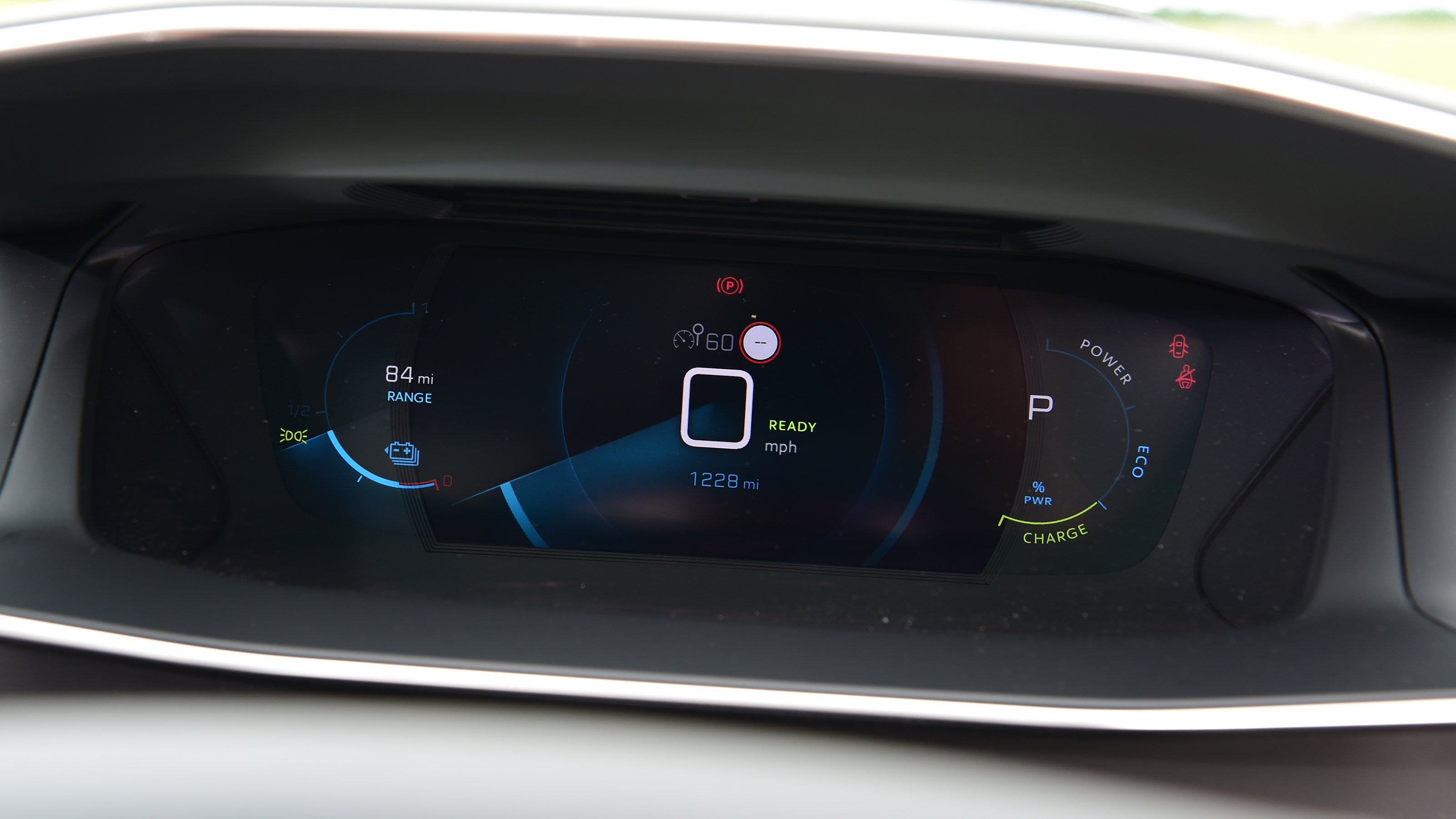 Peugeot e-2008 - dials
