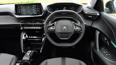Peugeot e-2008 - dash