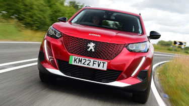Peugeot e-2008 - full front