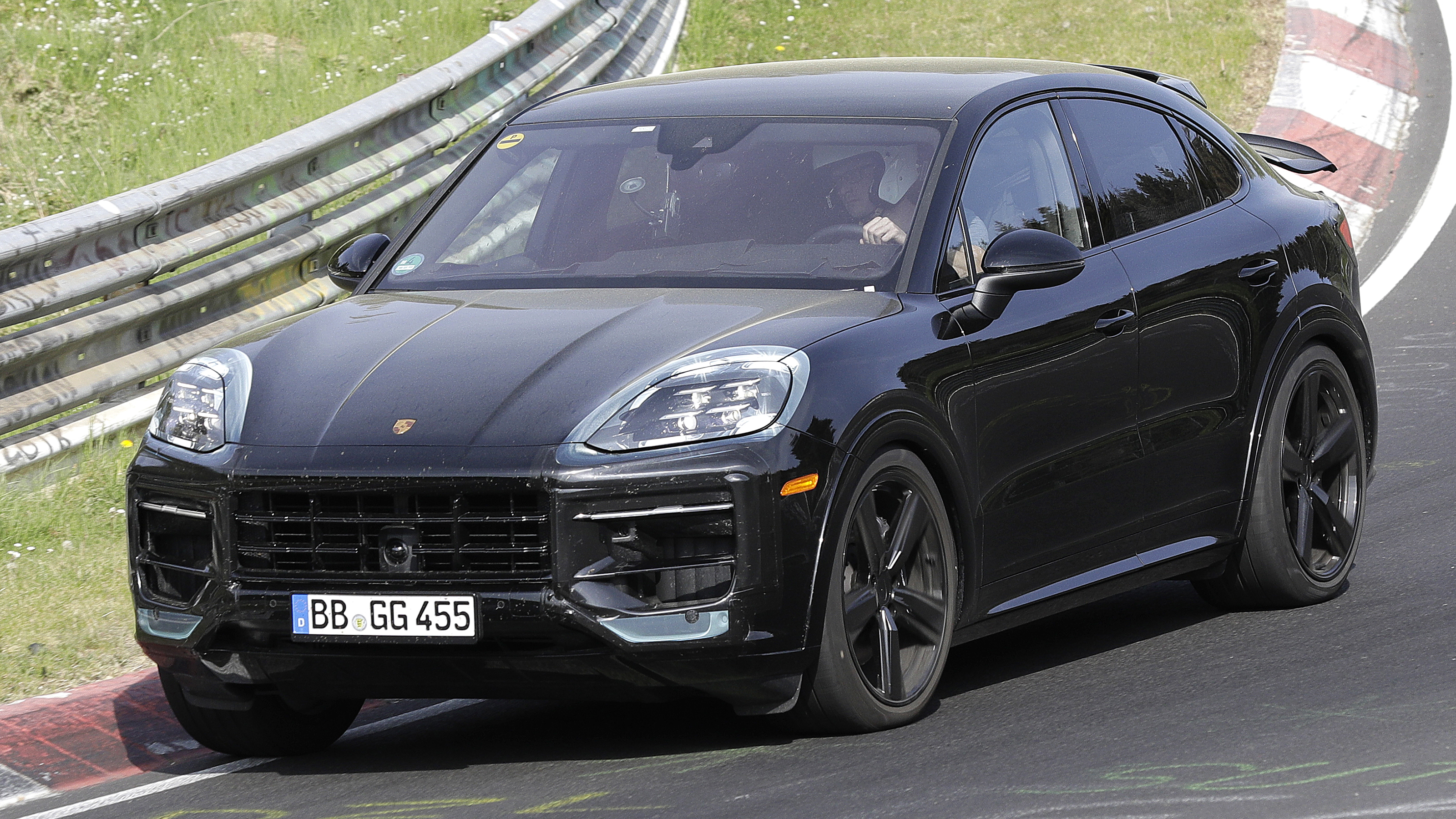 Porsche Cayenne Coupe - front