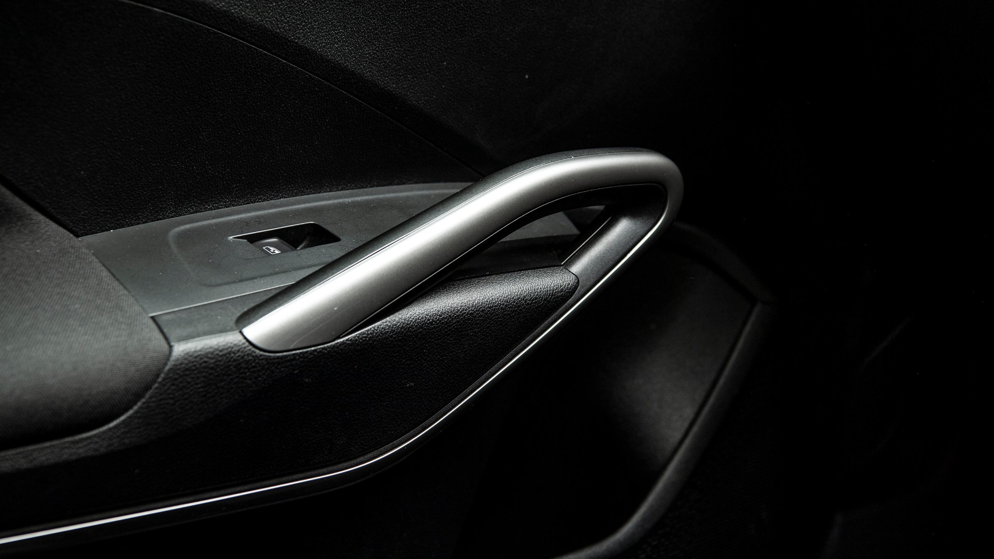 Skoda Fabia long termer - door handle