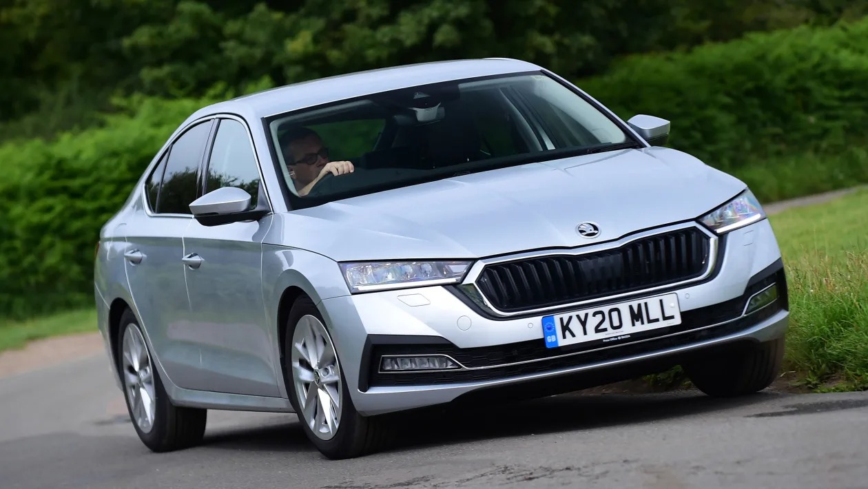 Used Skoda Octavia Mk4 - front cornering