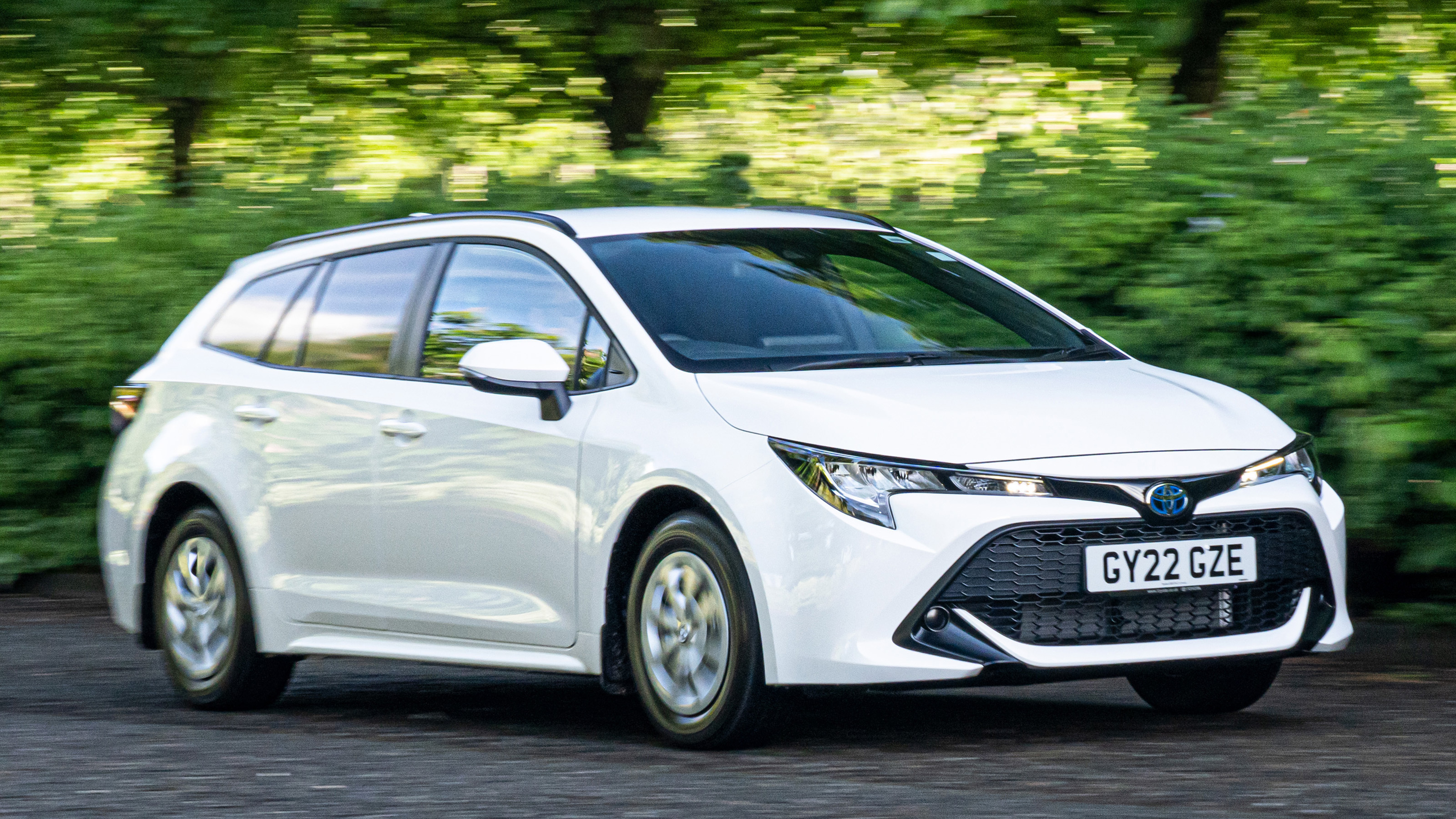 Toyota Corolla Commercial - front tracking