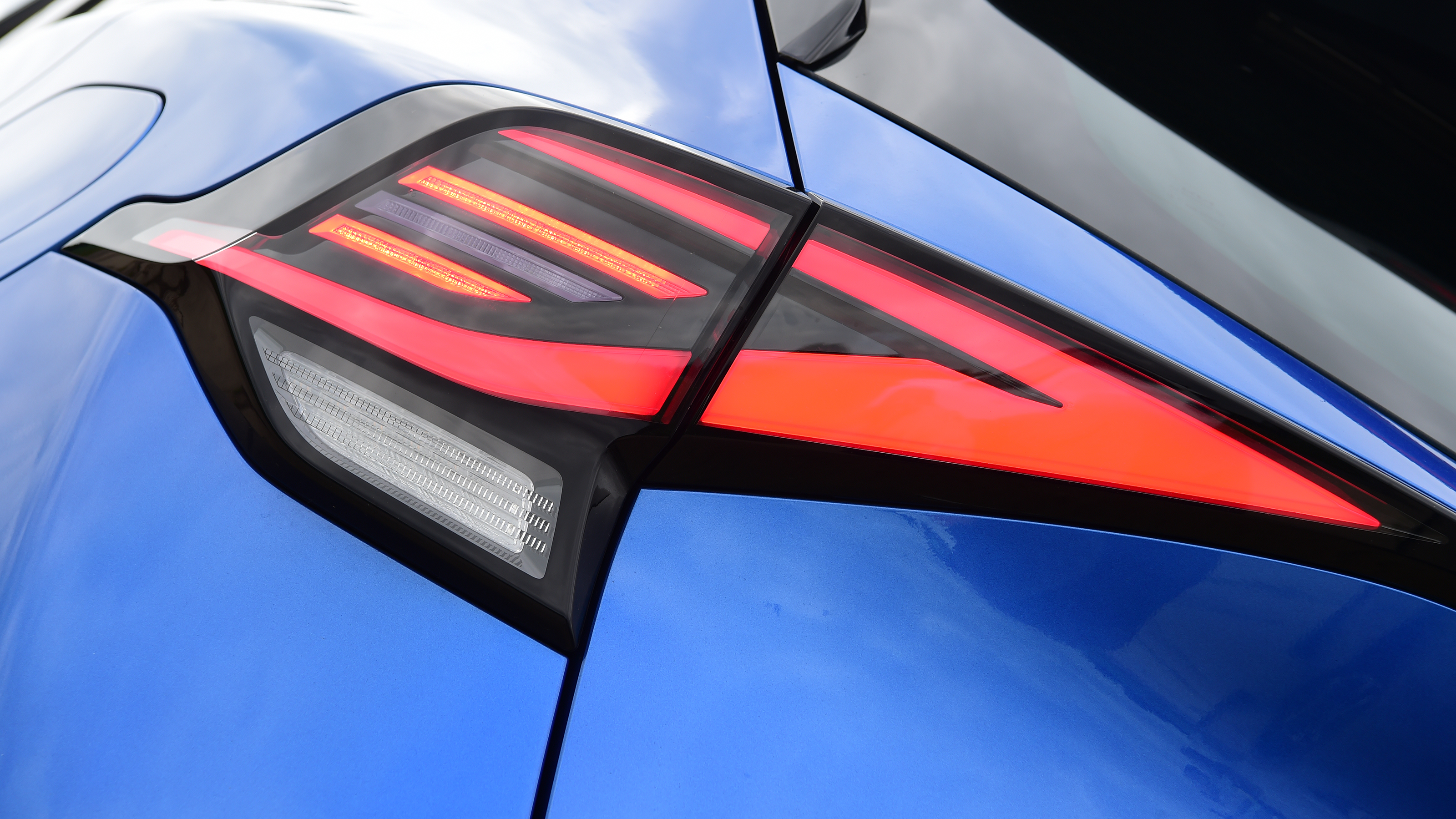 Kia Sportage vs Hyundai Tucson - Kia Sportage taillight