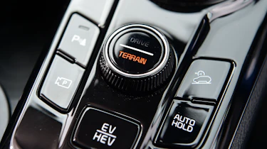 Kia Sportage vs Hyundai Tucson - Kia Sportage drive selector