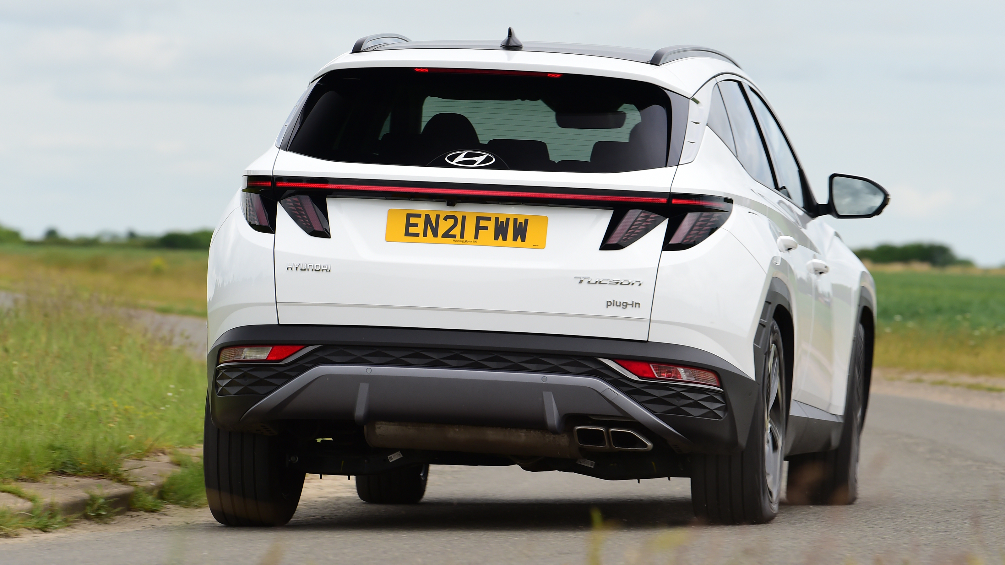 Kia Sportage vs Hyundai Tucson - Hyundai Tucson rear cornering
