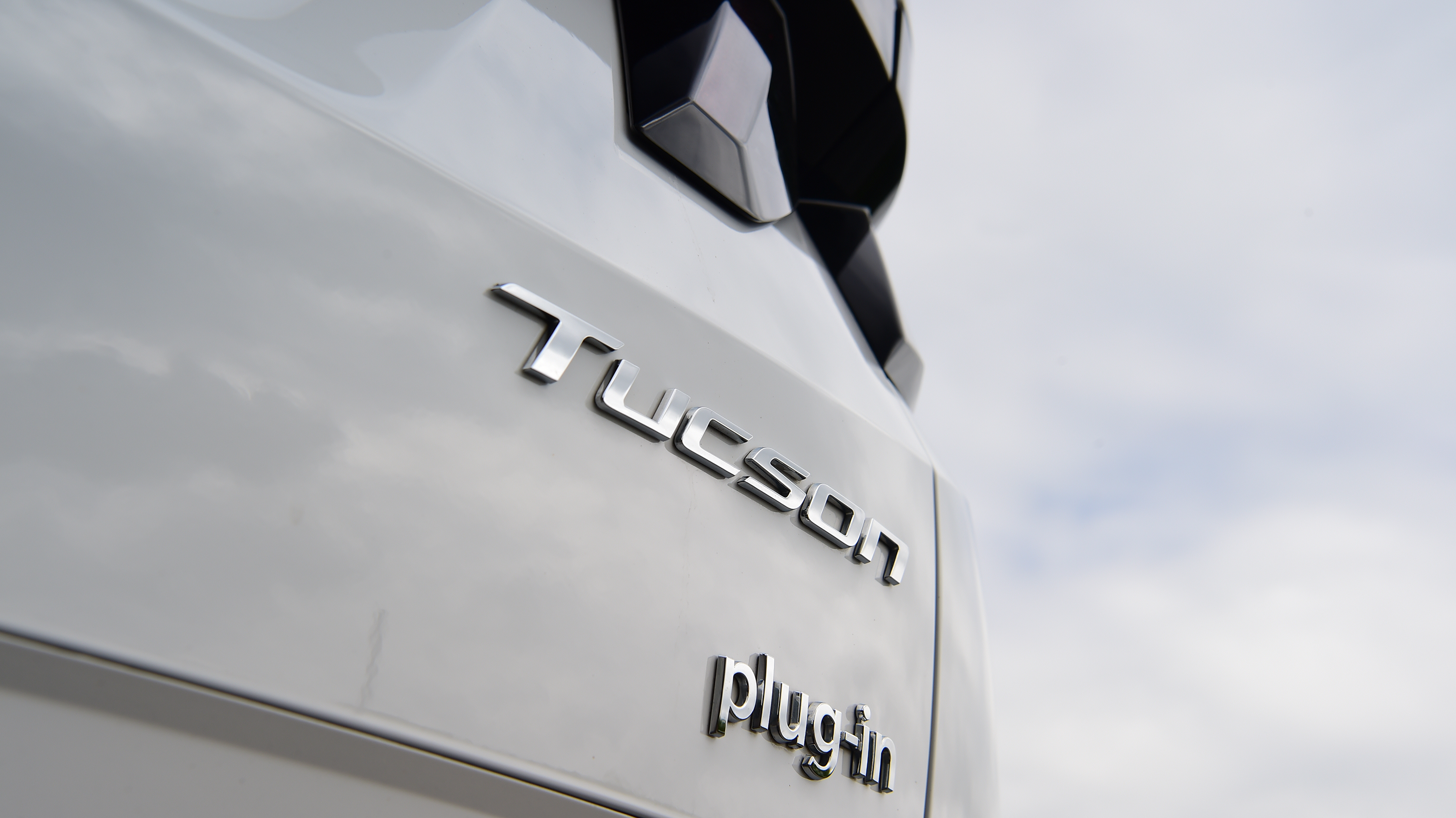 Kia Sportage vs Hyundai Tucson - Hyundai Tucson rear badge