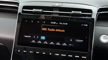 Kia Sportage vs Hyundai Tucson - Hyundai Tucson infotainment