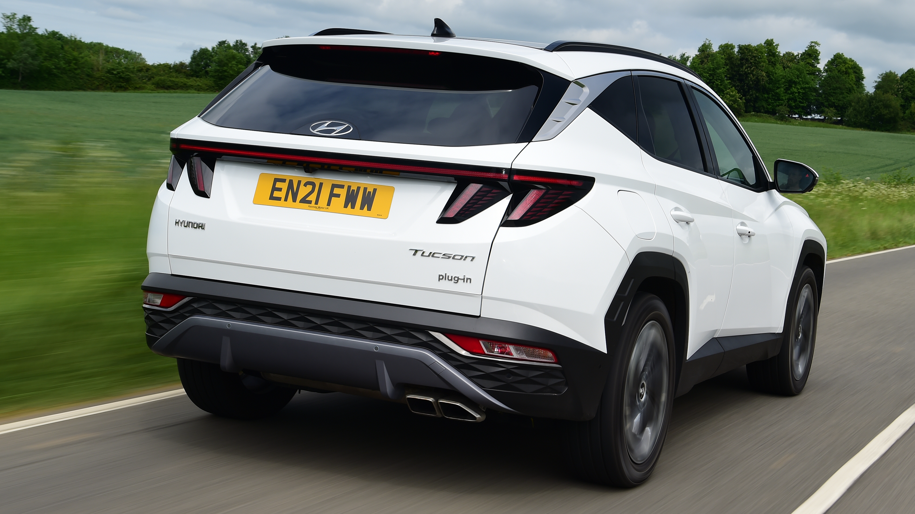 Kia Sportage vs Hyundai Tucson - Hyundai Tucson rear tracking