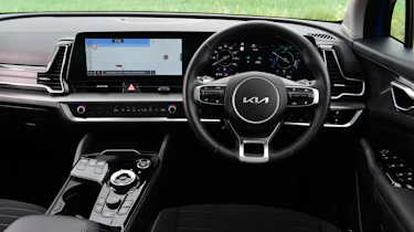 Kia Sportage vs Hyundai Tucson - Kia Sportage dash