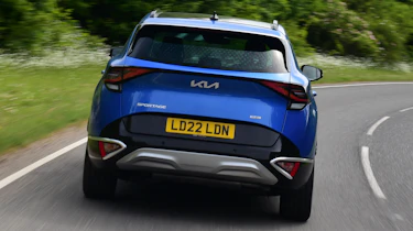Kia Sportage vs Hyundai Tucson - Kia Sportage rear cornering