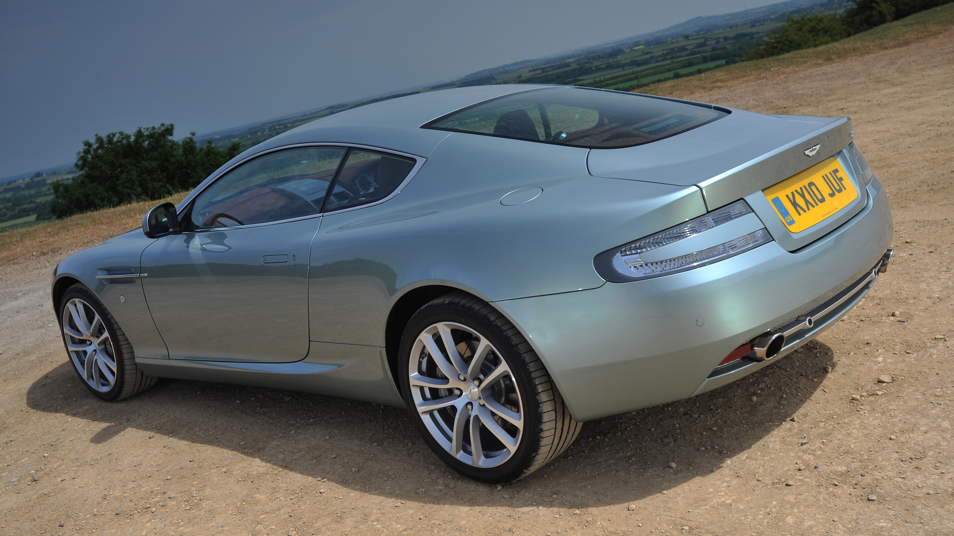 Used Aston Martin DB9 - rear
