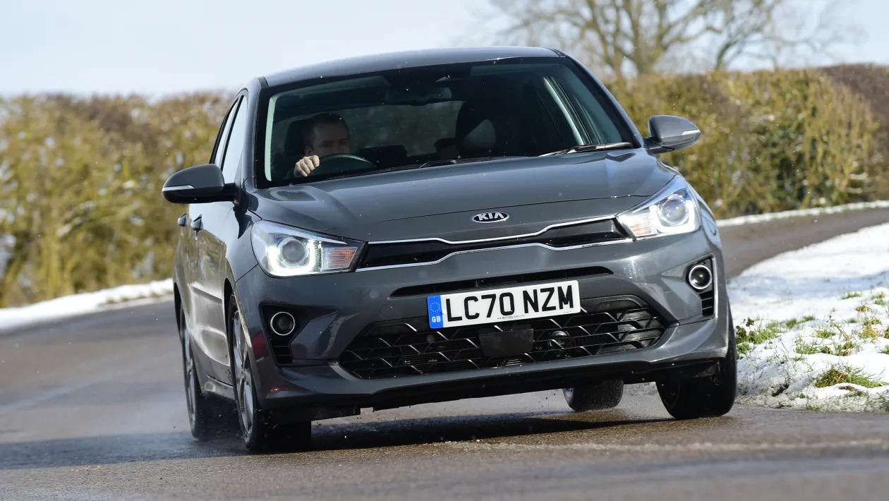 Used Kia Rio Mk5 - front cornering