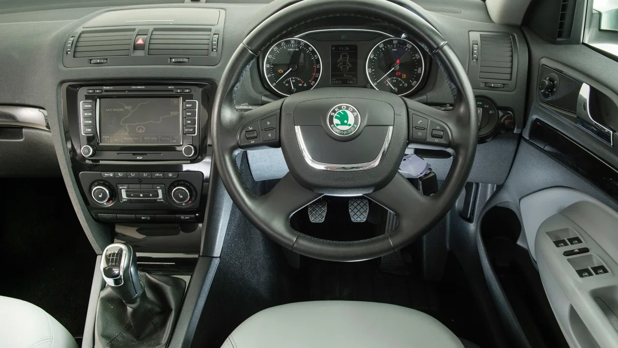 Used Skoda Octavia Mk2 - dash