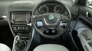 Used Skoda Octavia Mk2 - dash