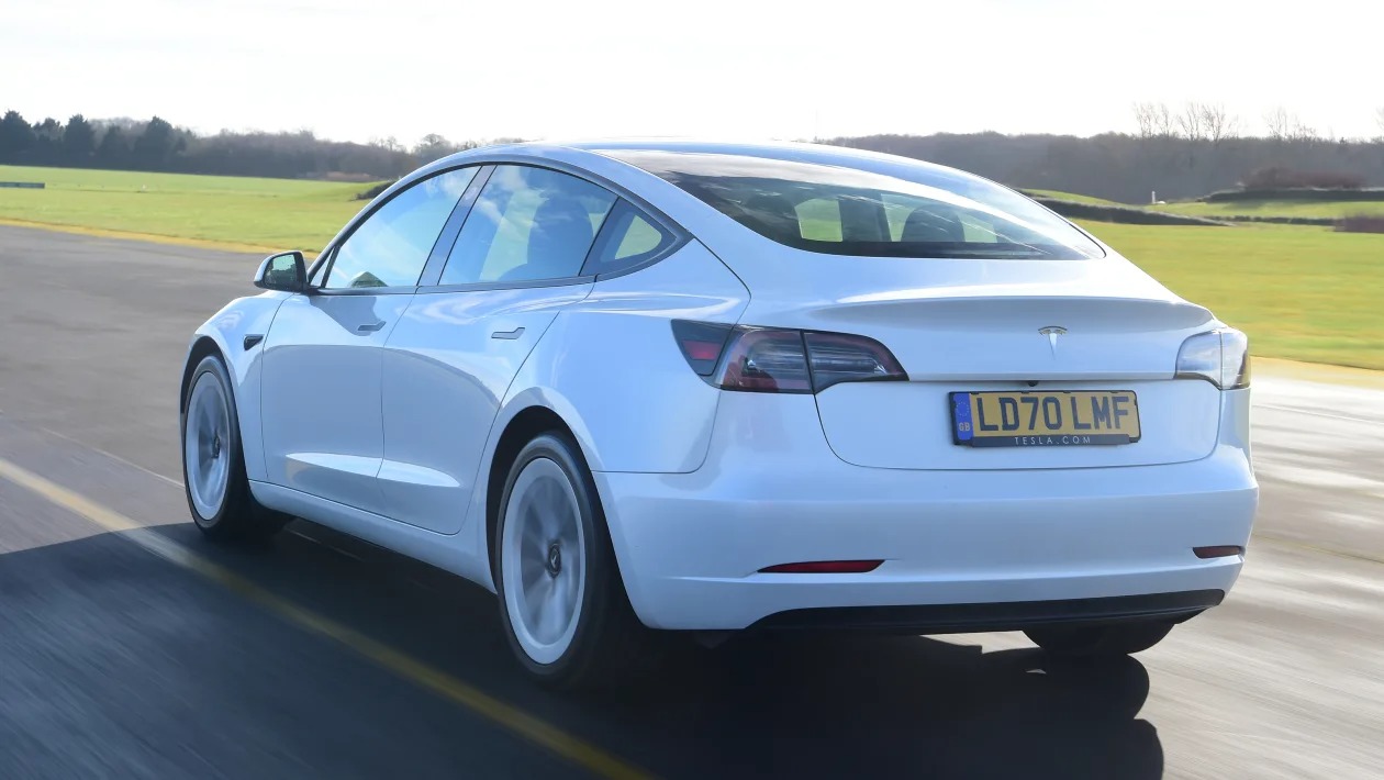 Used Tesla Model 3 - rear action