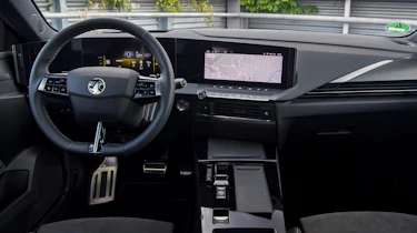Vauxhall Astra Sports Tourer - dash