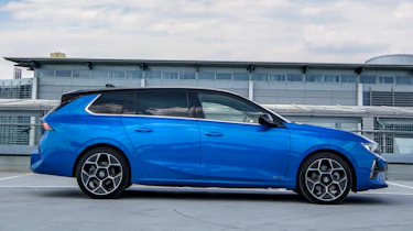 Vauxhall Astra Sports Tourer - side