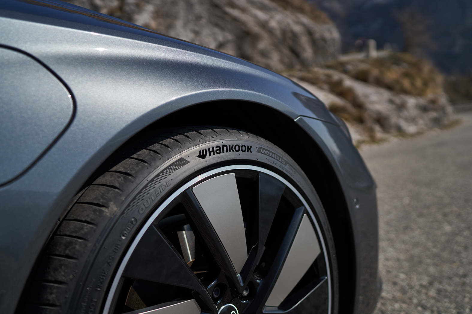 Hankook Ventus iON S on Audi e-tron GT - detail