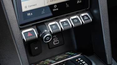 Volkswagen Amarok - buttons