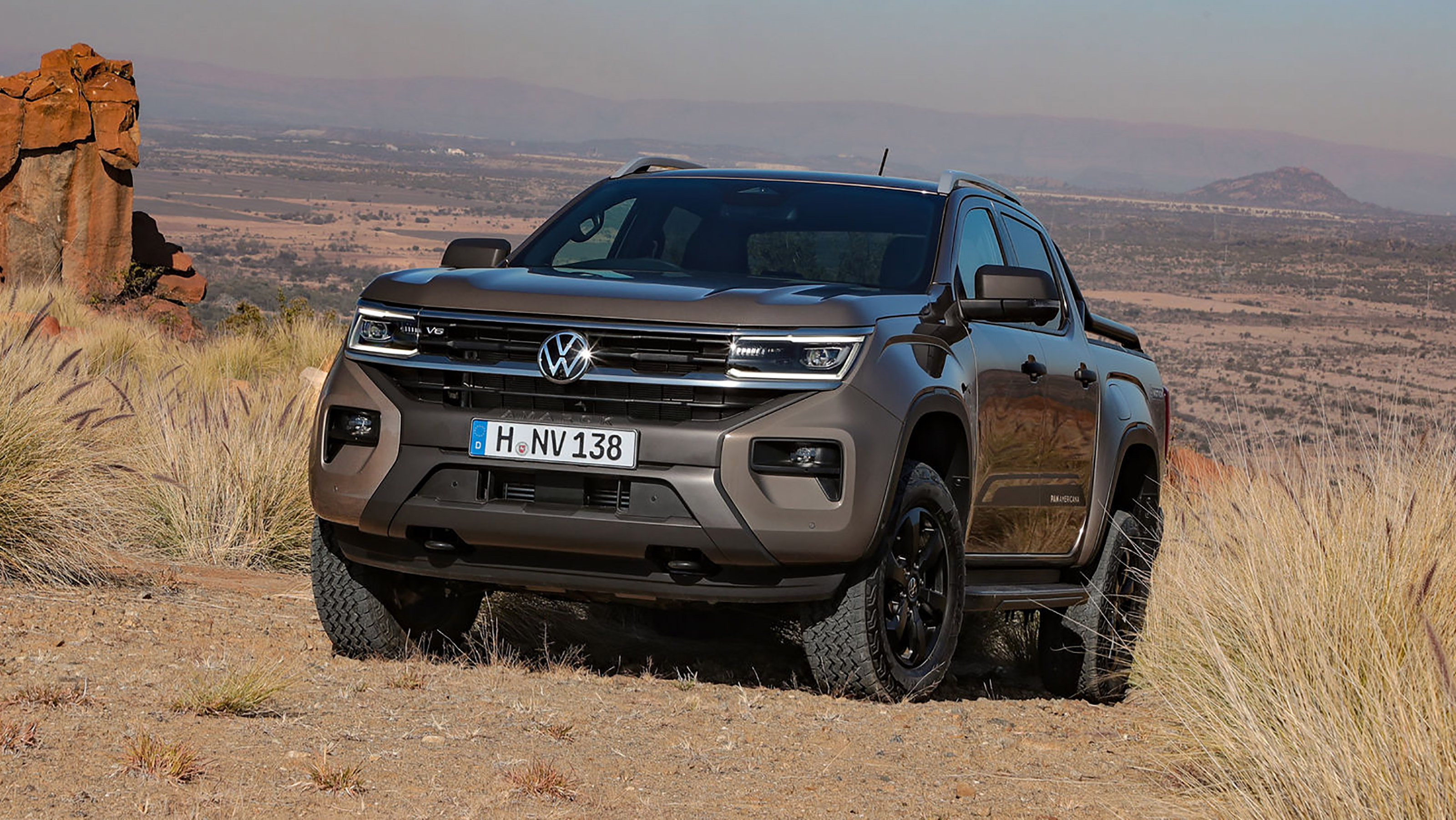Volkswagen Amarok - front static