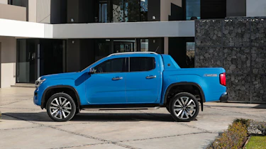 Volkswagen Amarok - side